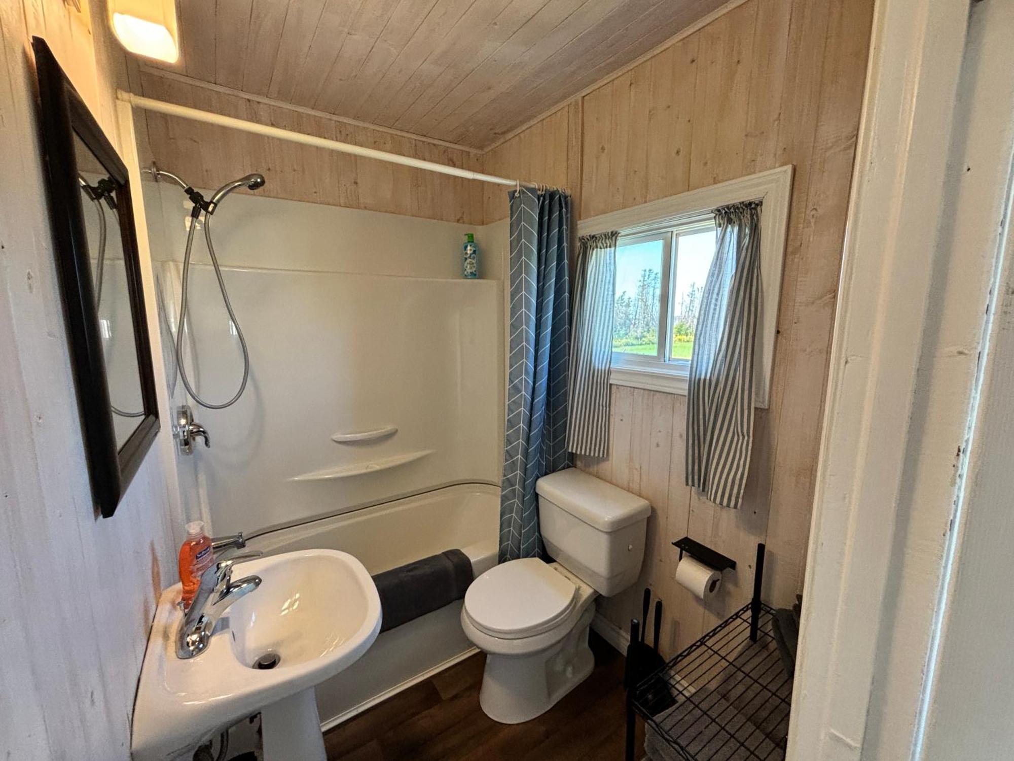 Cottages On Pei-Oceanfront Bedeque Екстериор снимка