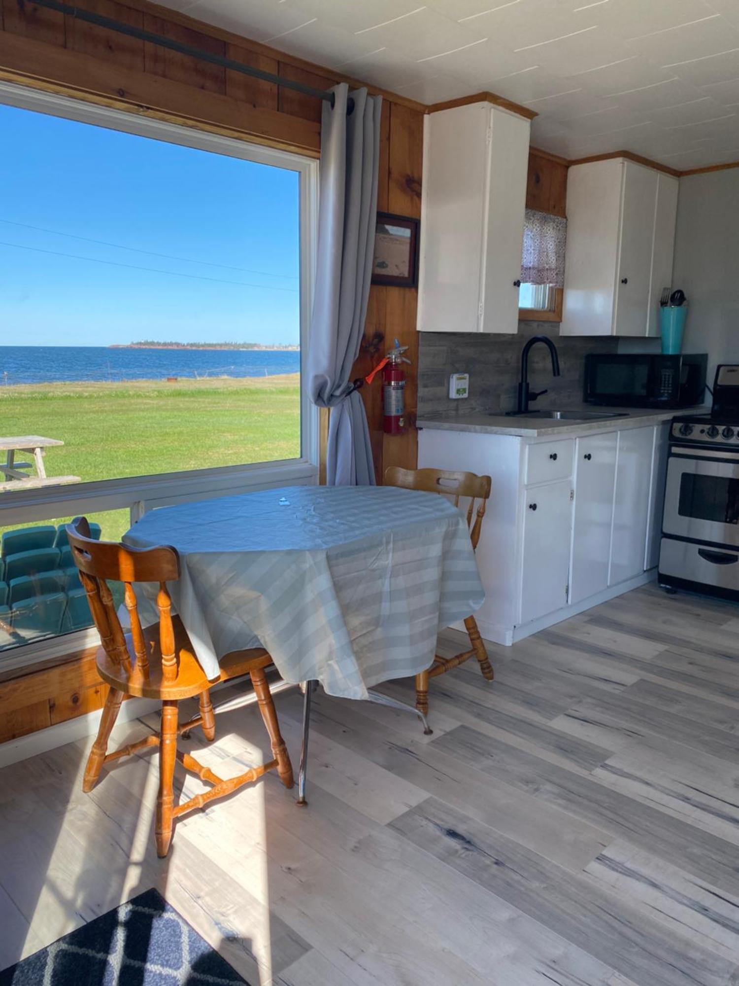Cottages On Pei-Oceanfront Bedeque Екстериор снимка